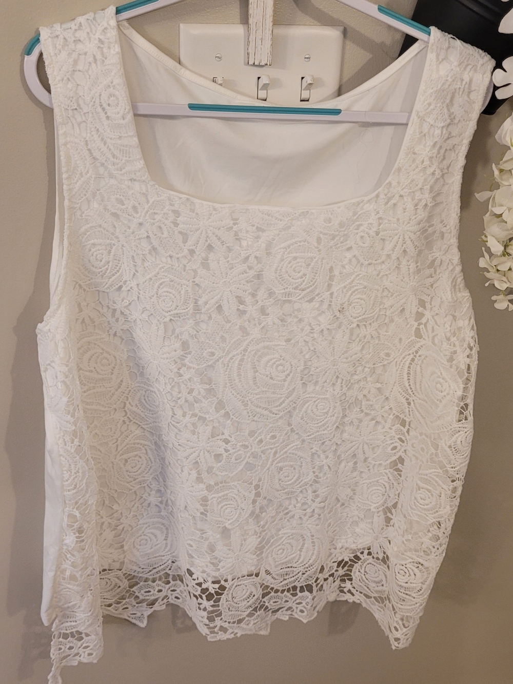 SHEIN White Floral Lace Overlay Tank